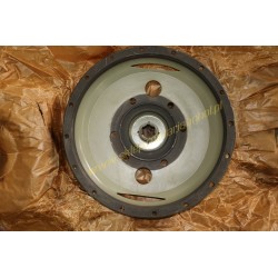 Disc brake with hub