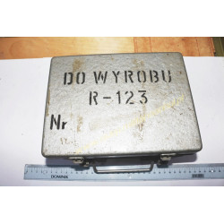 Box with spare parts for R-123